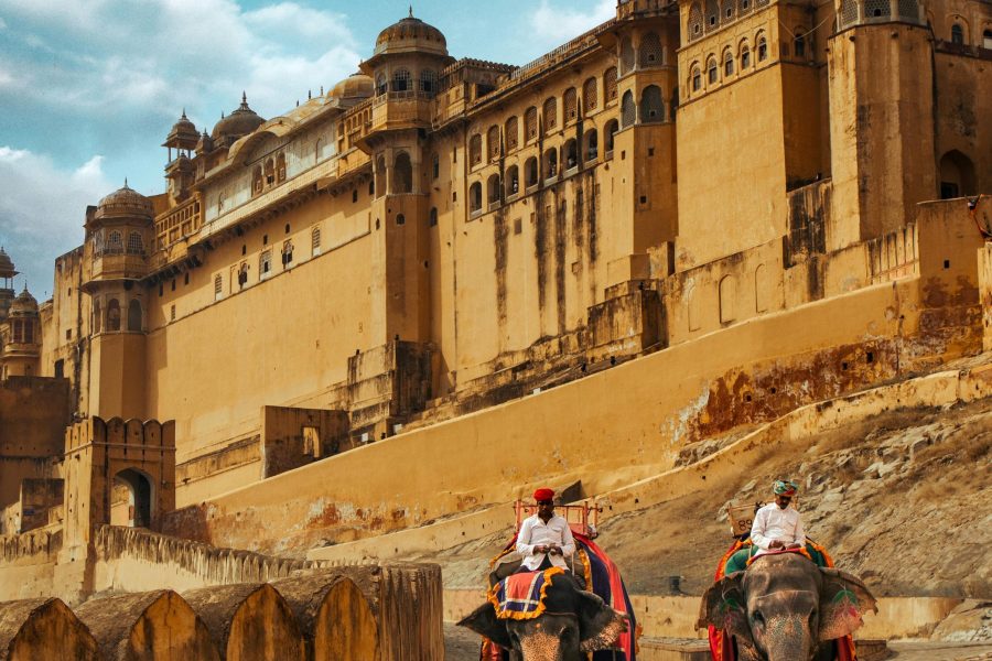 Explore Rajasthan tour packages – Discover vibrant forts, palaces, desert safaris, and cultural experiences in Rajasthan, India.